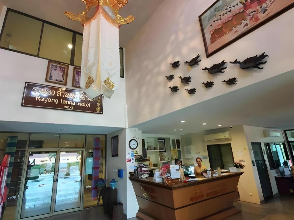 Rayong Lanna Hotel Bagian luar foto
