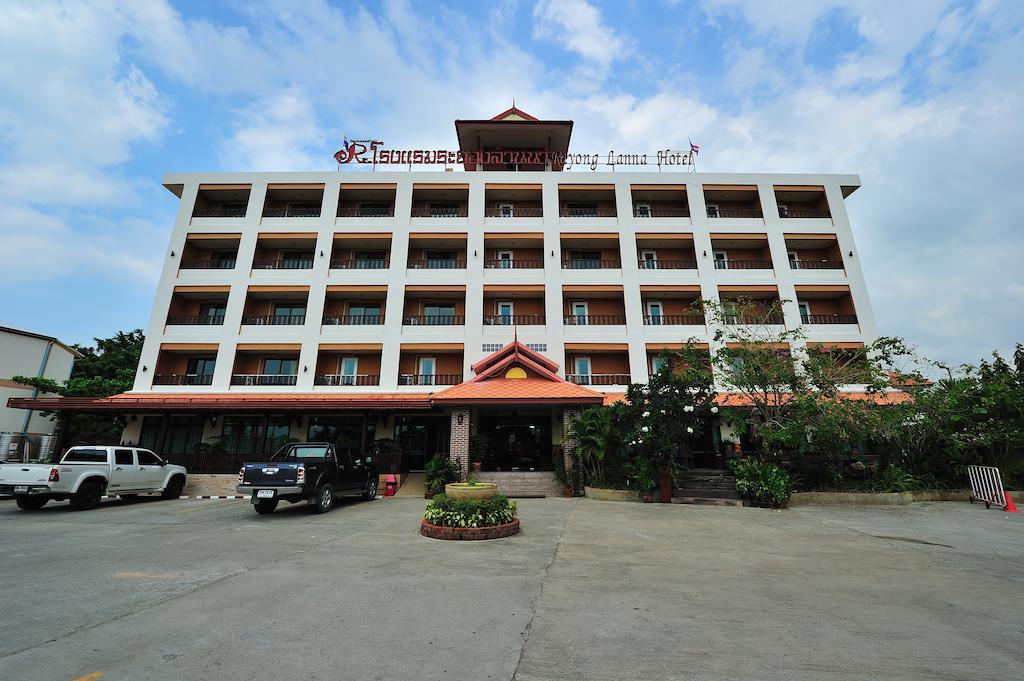 Rayong Lanna Hotel Bagian luar foto
